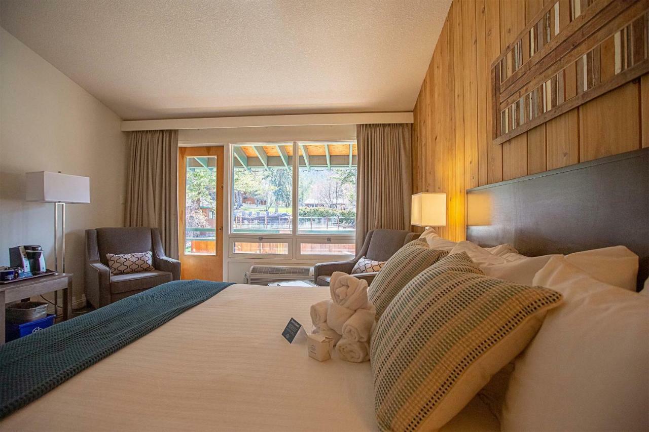 Fairmont Hot Springs Resort Exterior photo