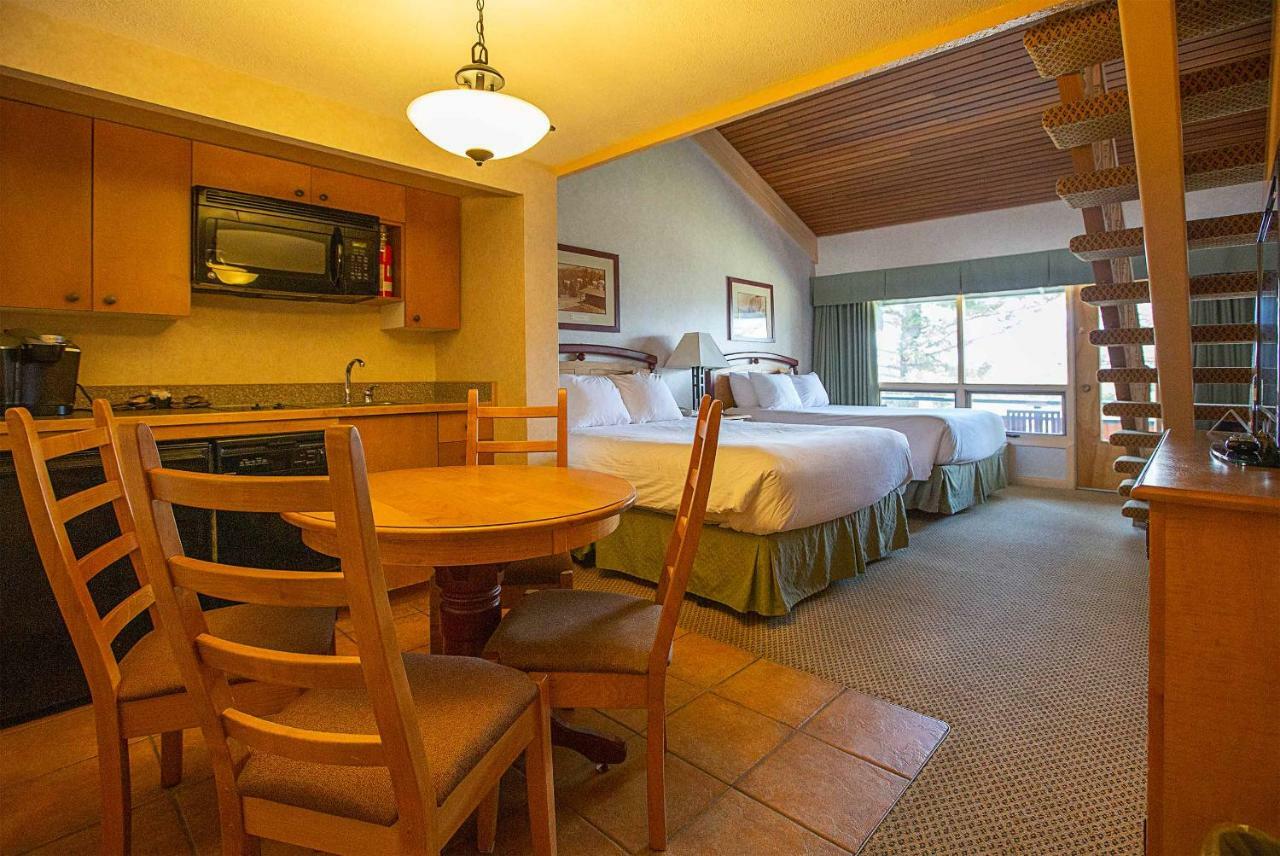 Fairmont Hot Springs Resort Exterior photo