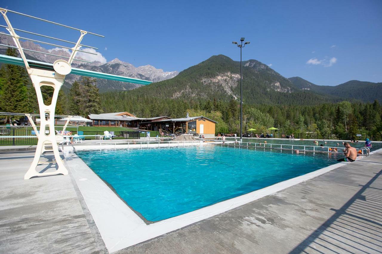 Fairmont Hot Springs Resort Exterior photo